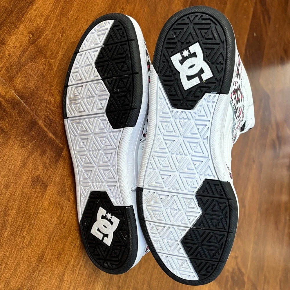 DC White and Pink Patterned Sneakers - Picture 6 of 6